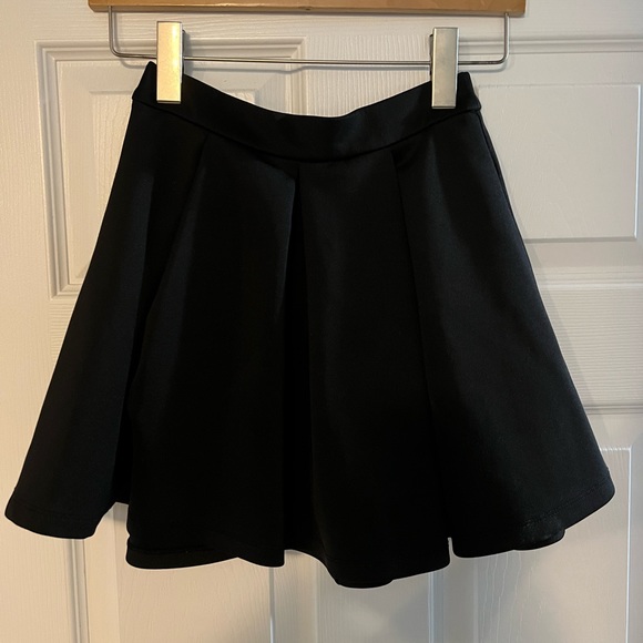 Black Skater Skirt - Picture 2 of 4